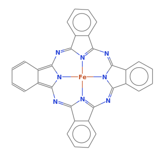 C32H16FeN8